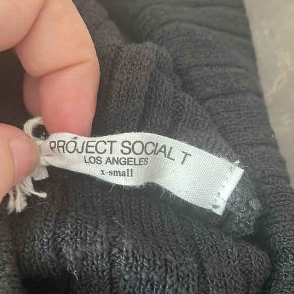PROJECT SOCIAL T Los Angeles turtleneck long sleeves sweater. Size XS - Picture 3 of 3